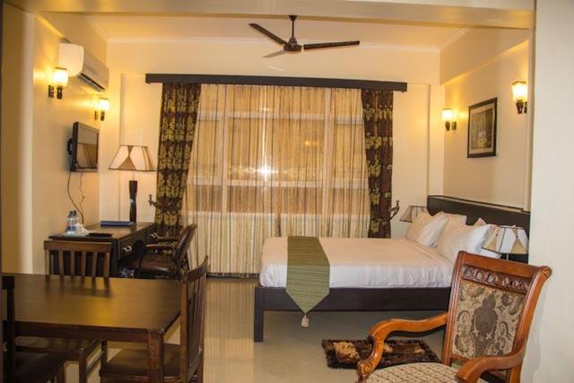 Hotel Sapphire Dar es Salaam Ngoại thất bức ảnh