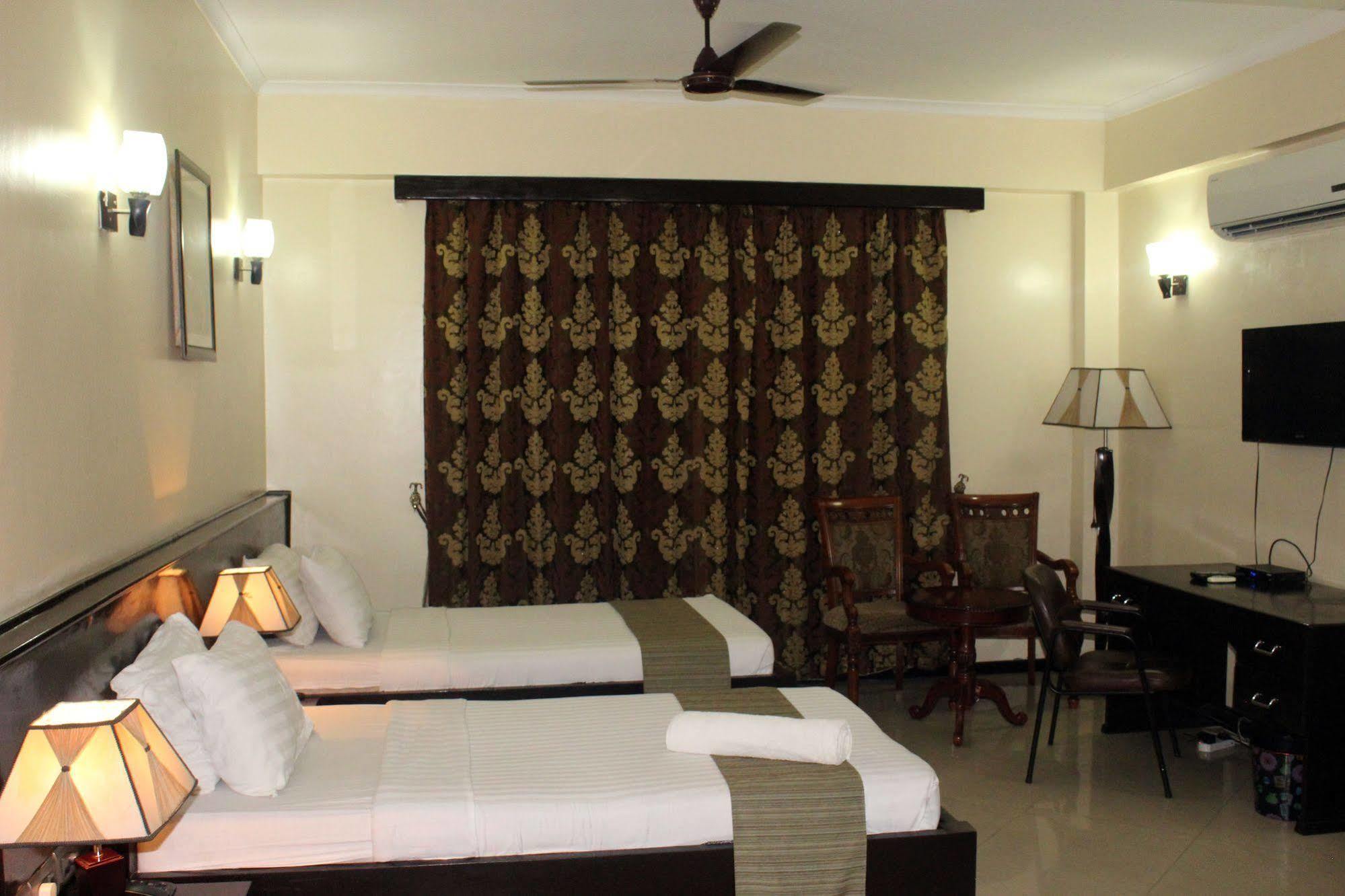 Hotel Sapphire Dar es Salaam Ngoại thất bức ảnh